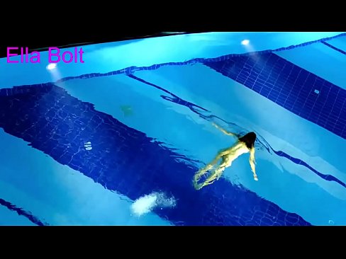 ❤️ Ma nistax nieqaf nara, blonda żagħżugħa maqbuda tgħum nuda fil-pool tar-resort ELLA BOLT ❌ Sluts lilna